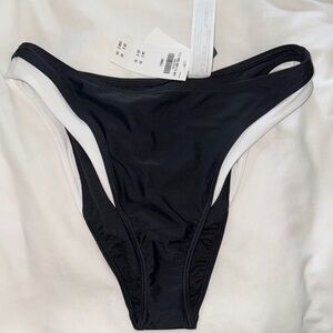 NWT- A&F Mid Rise High Leg Moderate Bottom